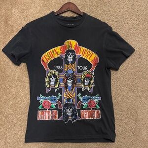 Vintage black Guns N’ Roses concert tee